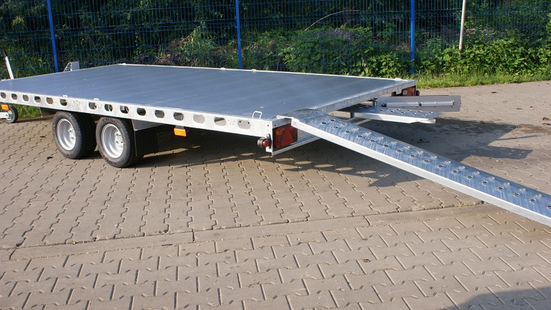 WIOLA Multitrailer 2700 KG 4100 X 2100 podlaha z hliníku integrované nájezdy 